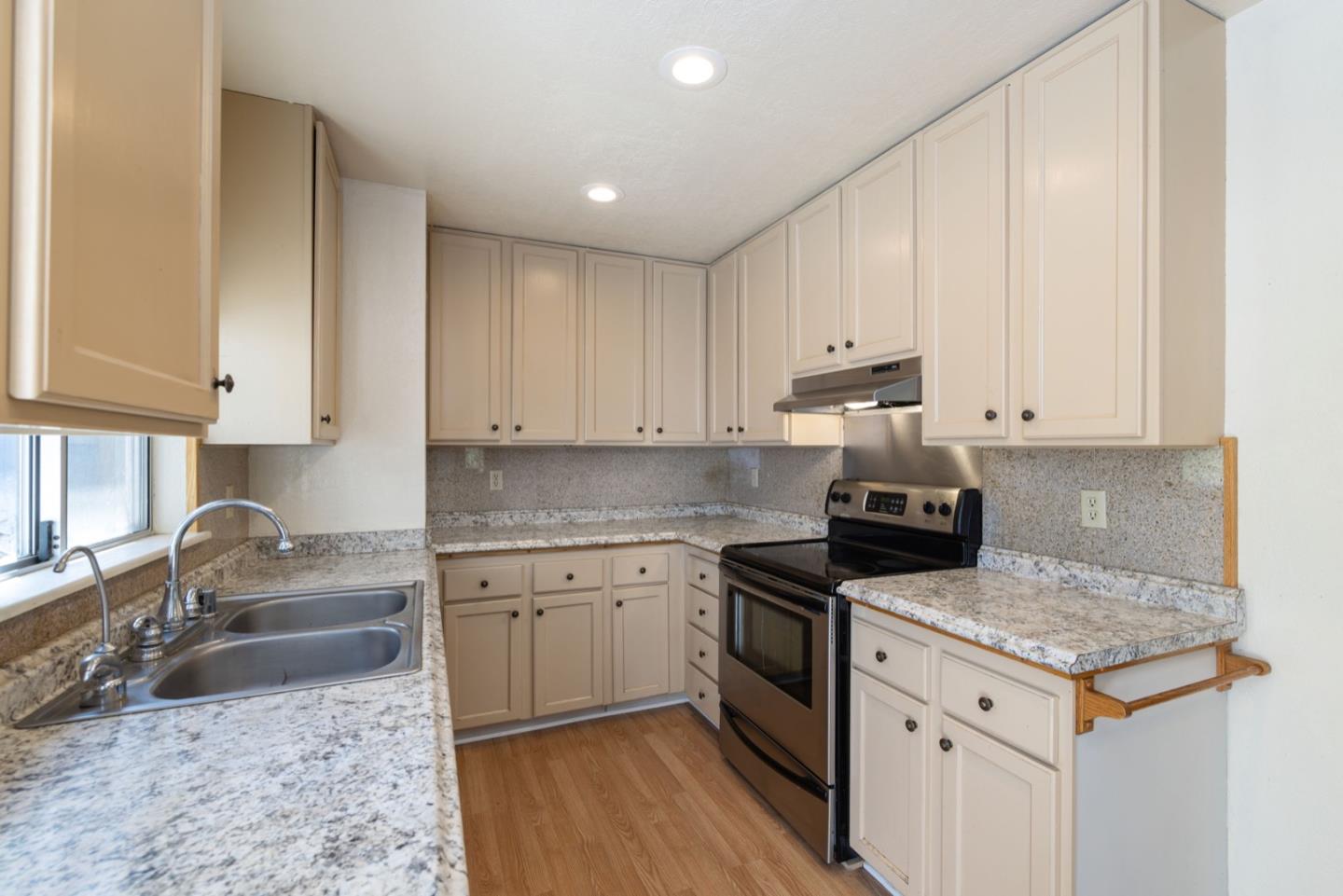 14440 Ridgecrest Road Watsonville, CA 95076 - Photo 3 of 37 Gallery Image 3