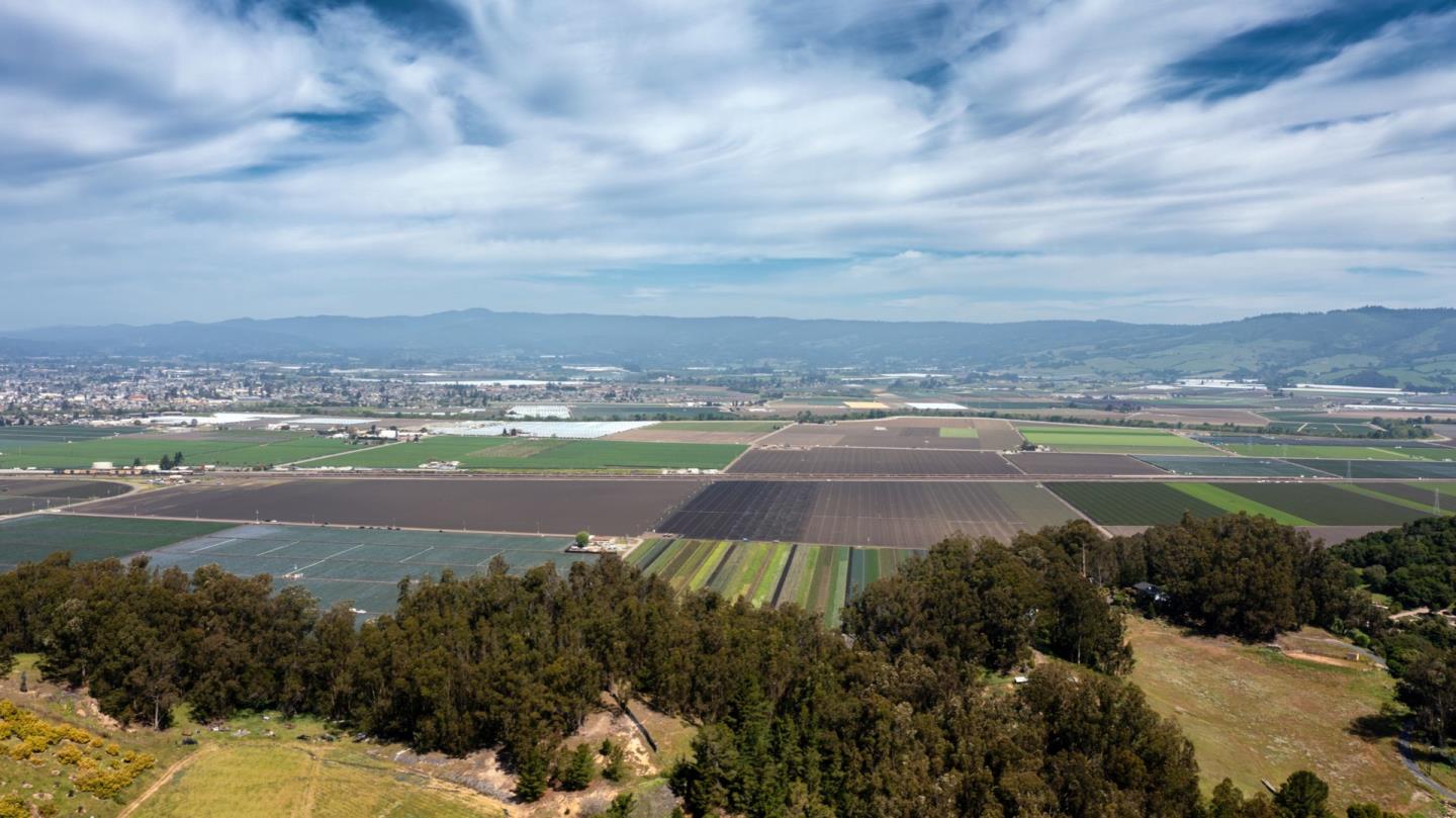 14440 Ridgecrest Road Watsonville, CA 95076 - Photo 36 of 37 Gallery Image 36