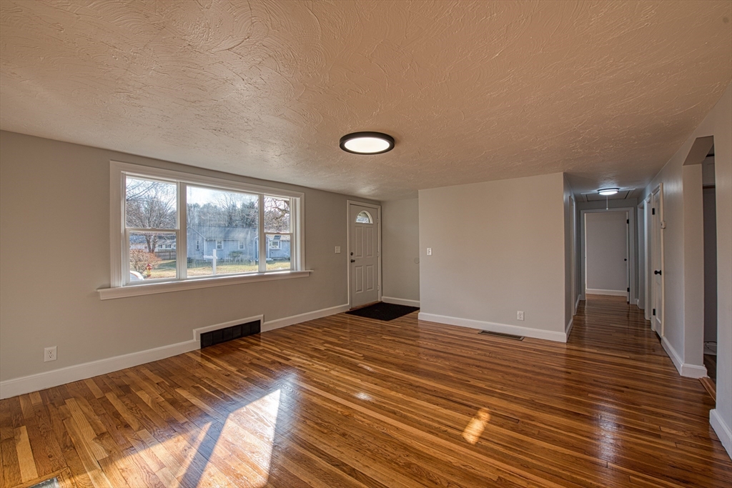 20 Suffolk Road Sharon, MA 02067 - Photo 7 of 24 Gallery Image 7