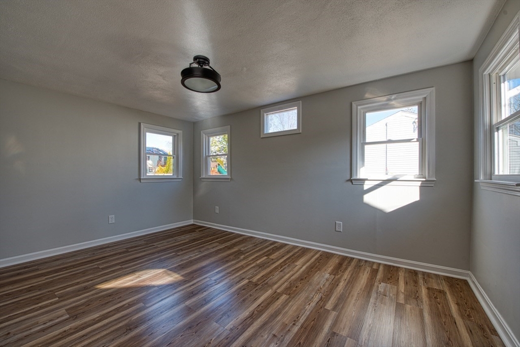 20 Suffolk Road Sharon, MA 02067 - Photo 9 of 24 Gallery Image 9