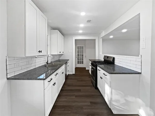 $296,000 | 464 West Fulton Street, Van Alstyne, TX 75495