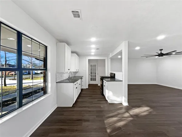 $296,000 | 464 West Fulton Street, Van Alstyne, TX 75495