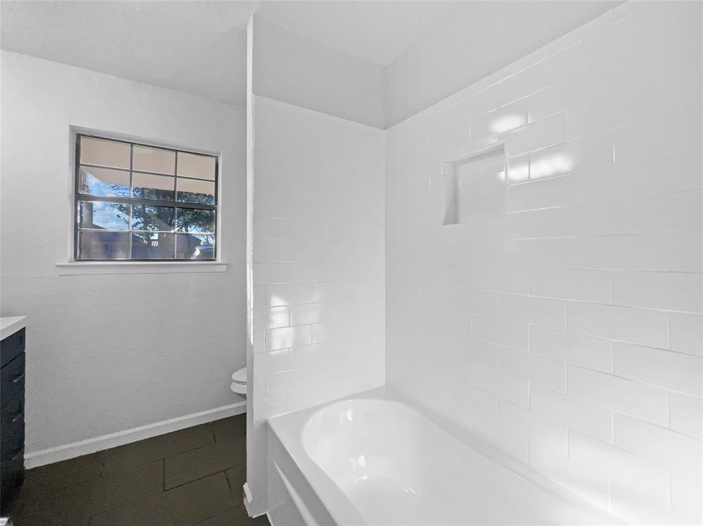 464 West Fulton Street Van Alstyne, TX 75495 - Photo 10 of 19