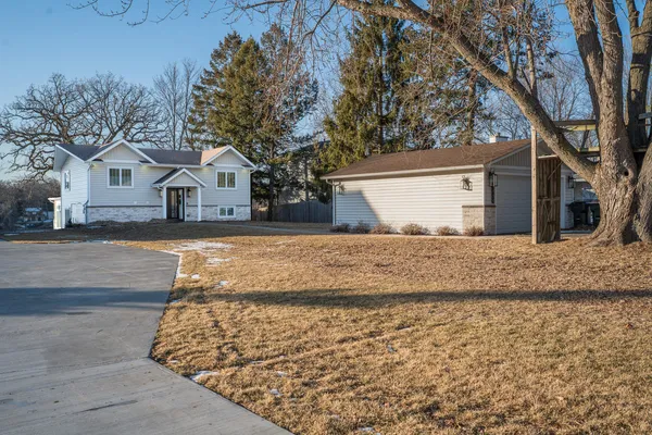 $820,000 | 1590 Lake Holiday Drive, Lake Holiday, IL 60548