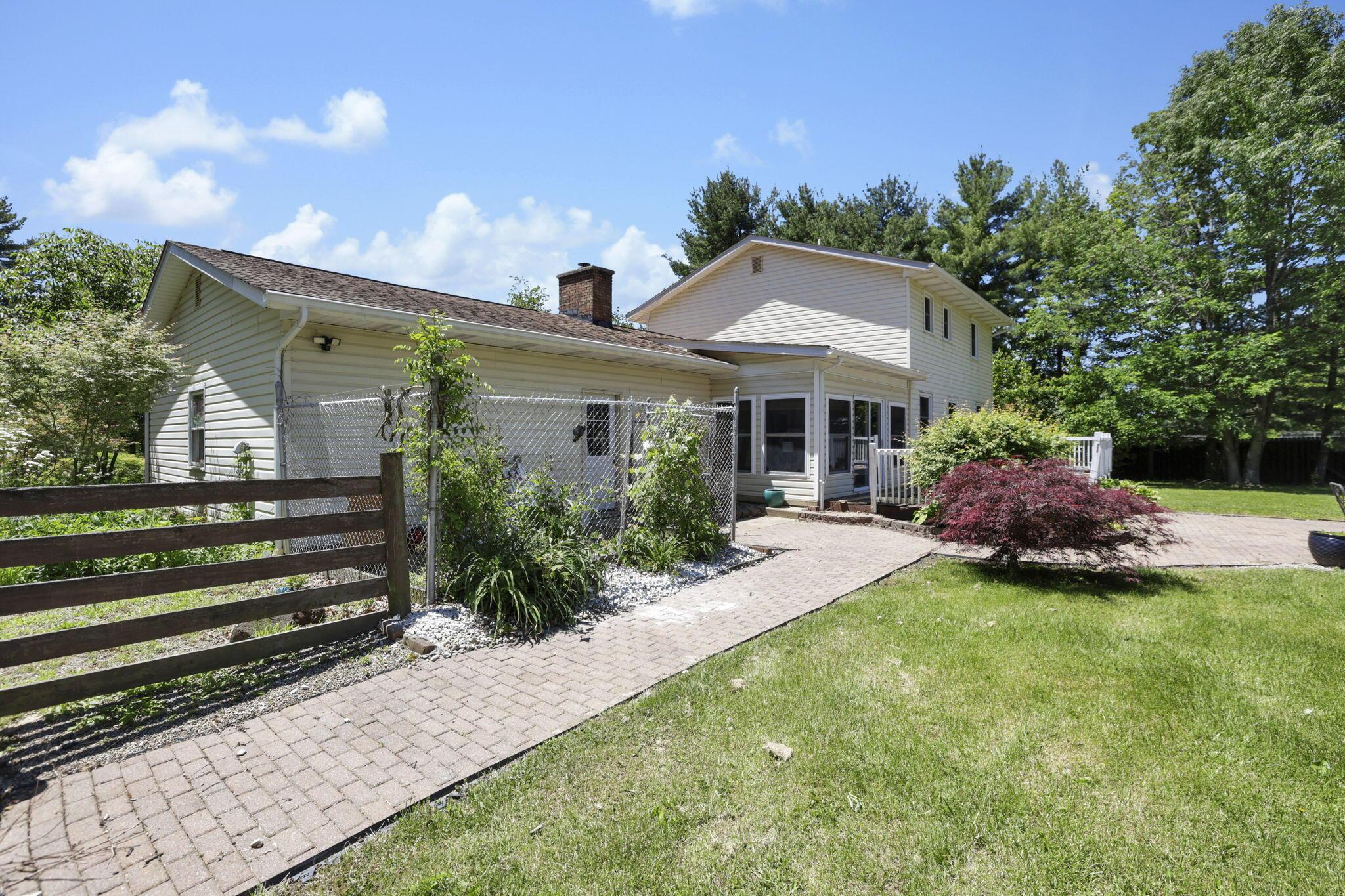 170 Ginder Road Northeast Lancaster, OH 43130 - Photo 51 of 70 Patio