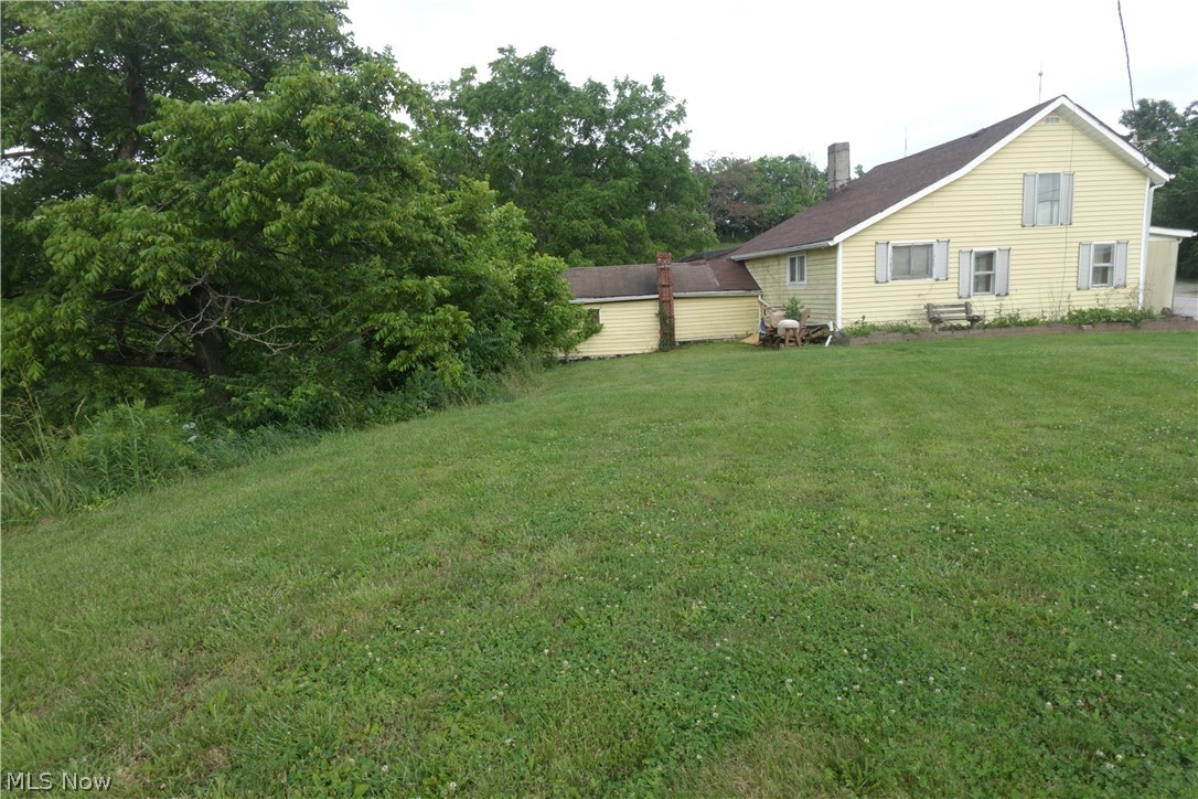 56085 Winding Hill Road Bellaire, OH 43906 - Photo 2 of 12