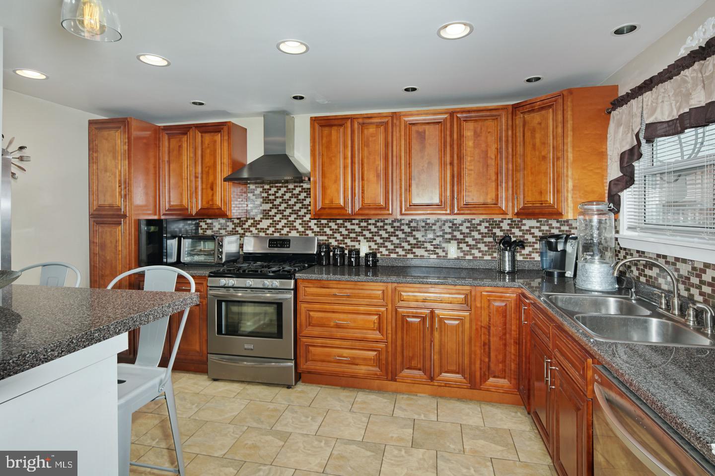 3115 Derry Road Philadelphia, PA 19154 - Photo 6 of 27 Gallery Image 6