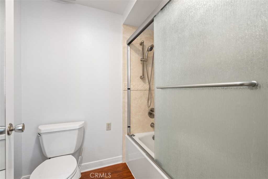 842 Ronda Sevilla, Unit B Laguna Woods, CA 92637 - Photo 13 of 27 Second level bath