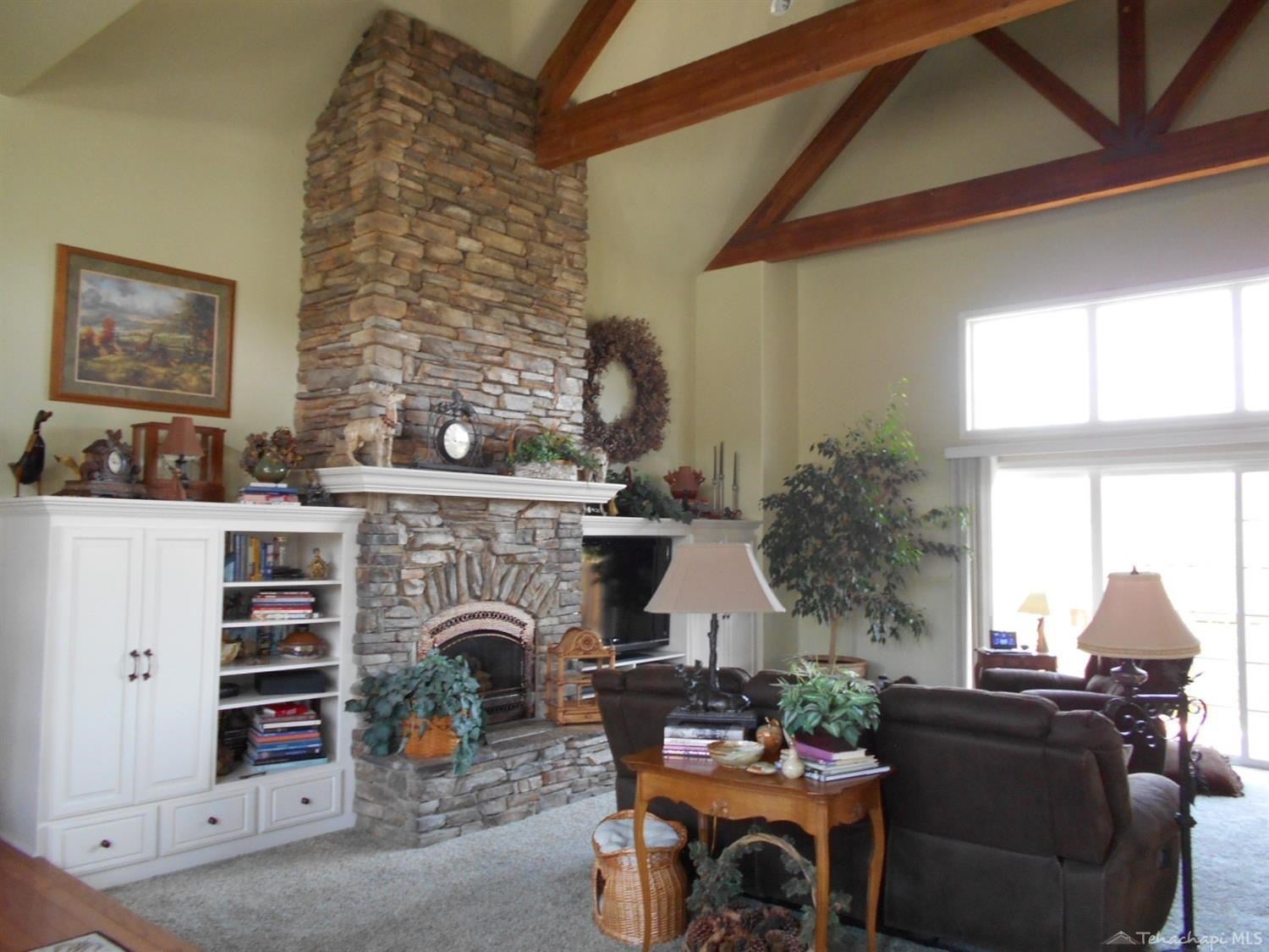 29700 North Lower Valley Road Tehachapi, CA 93561 - Photo 6 of 83 Great room