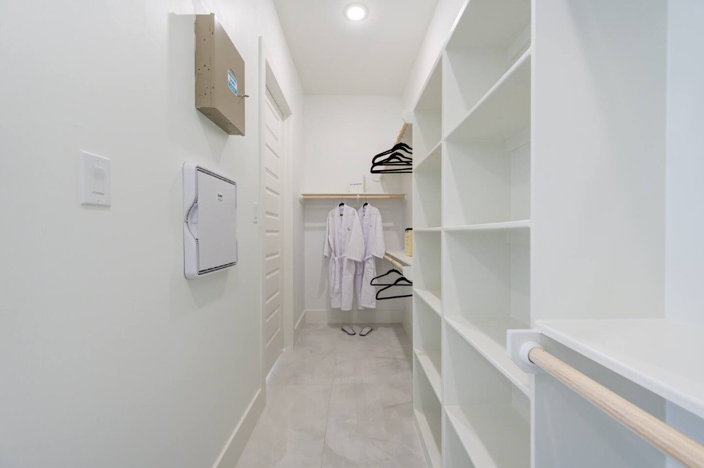 5702 Fairdale Lane, Unit C Houston, TX 77057 - Photo 30 of 47 a view of walk in closet