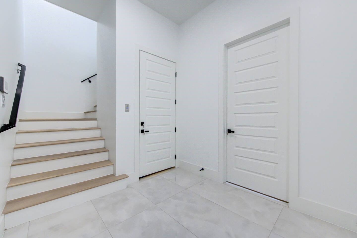5702 Fairdale Lane, Unit C Houston, TX 77057 - Photo 6 of 47 a view of an empty walk in closet