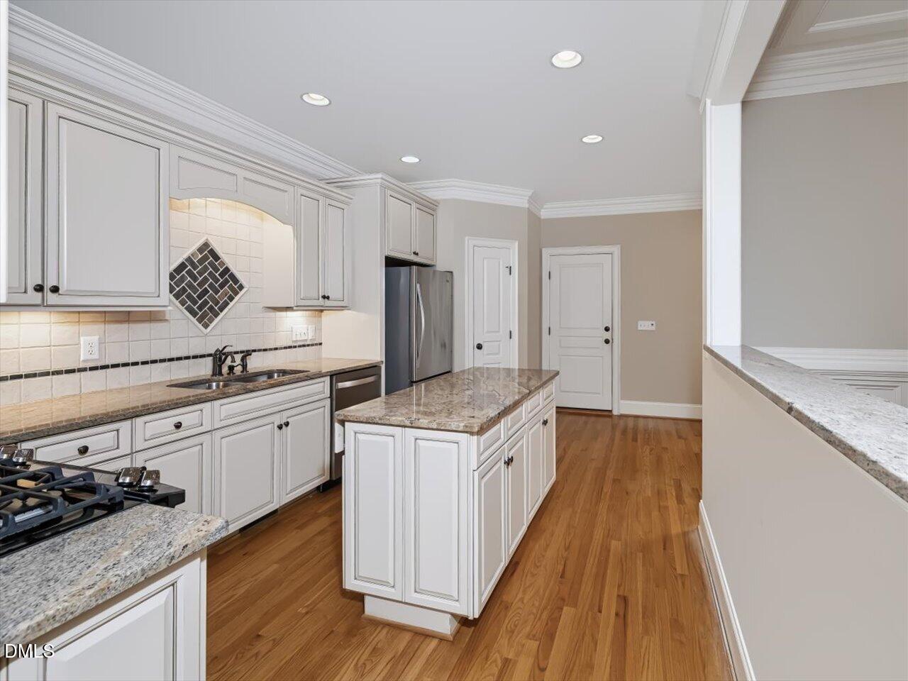815 Running Brook Trail Raleigh, NC 27609 - Photo 27 of 96 27-Kitchen