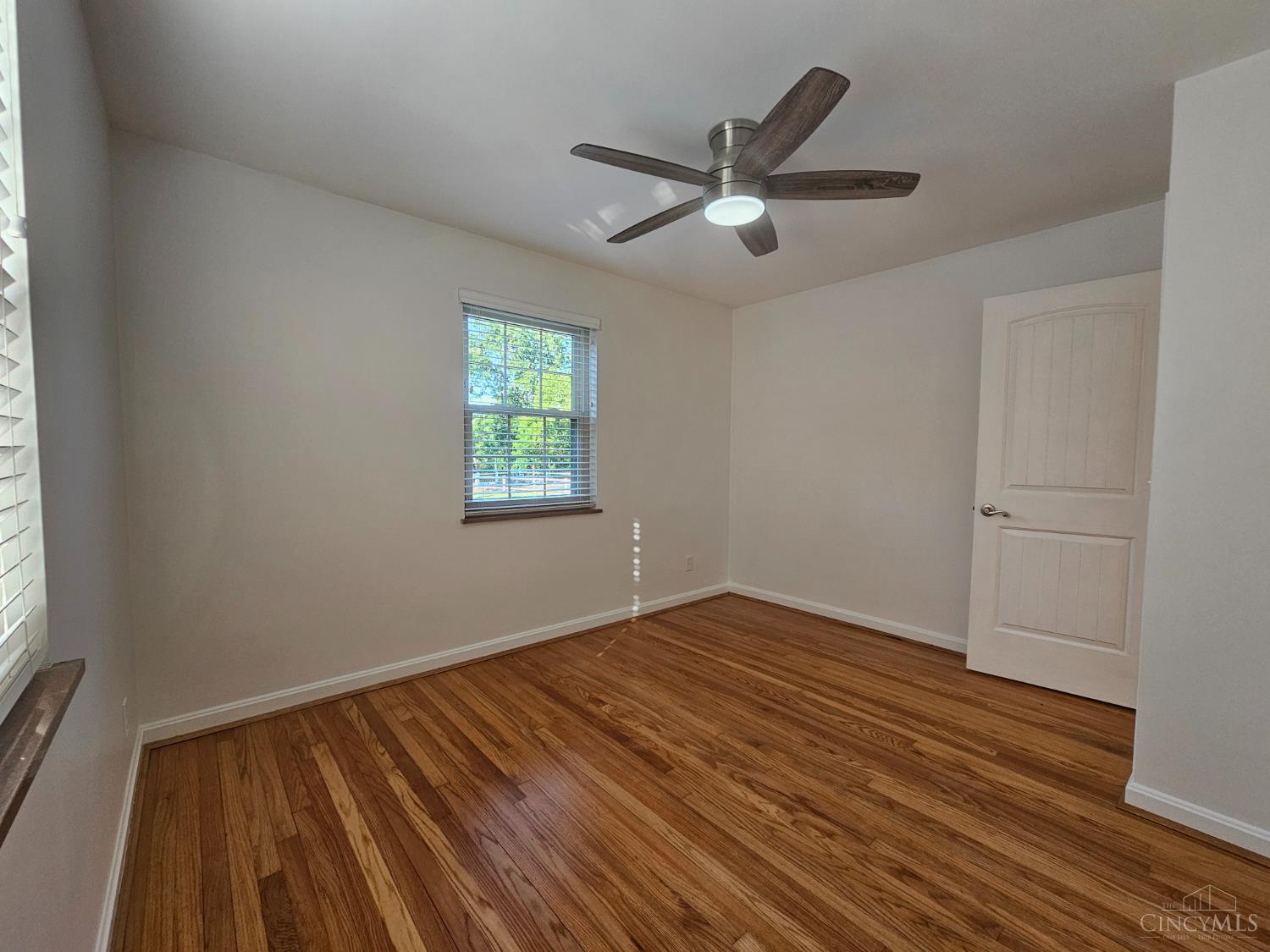 4130 Jessup Road Cincinnati, OH 45247 - Photo 11 of 44 1st floor bedroom