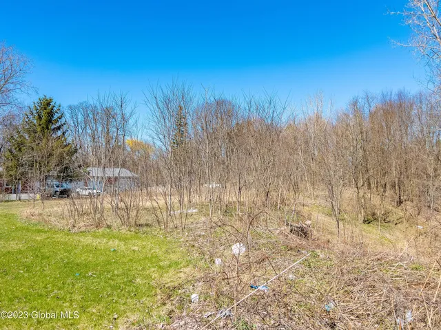 $149,900 | 957 Troy-Schenectady Road, Colonie, NY 12110