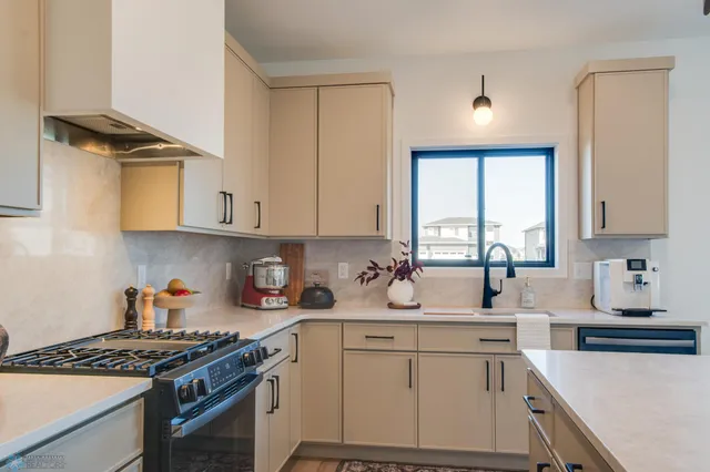 $399,900 | 6163 Martin Lane West, West Fargo, ND 58078