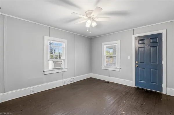 $1,200 | 507 Law Street, Greensboro, NC 27401