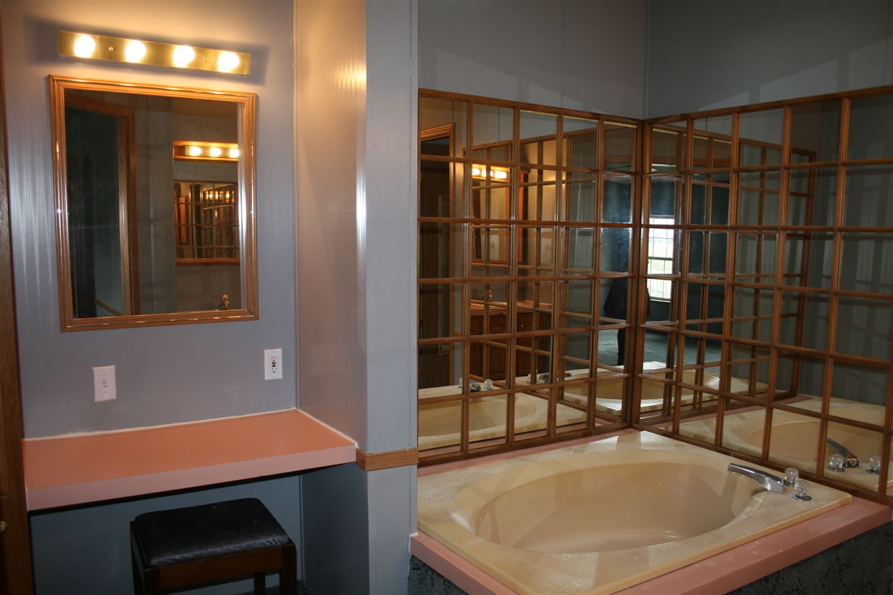225 Standish Steel Road Bedford, IN 47421 - Photo 13 of 23 Gallery Image 13