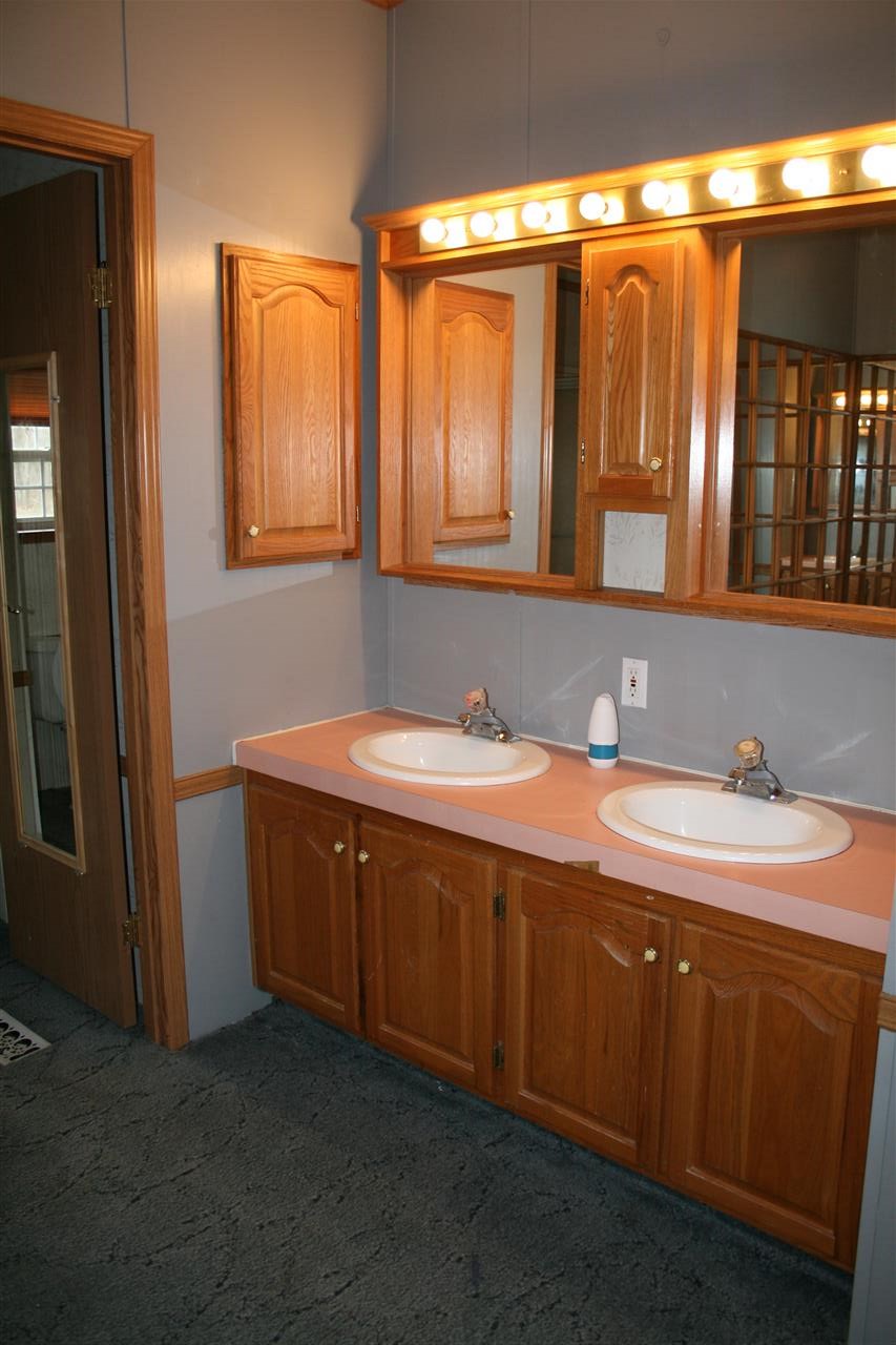 225 Standish Steel Road Bedford, IN 47421 - Photo 15 of 23 Gallery Image 15