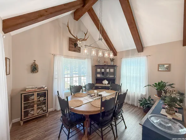 $465,000 | 702 County Road 6612, Devine, TX 78016