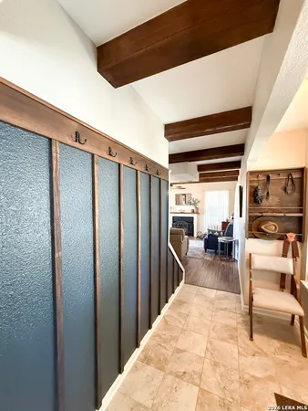 $465,000 | 702 County Road 6612, Devine, TX 78016