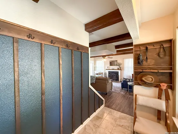 $465,000 | 702 County Road 6612, Devine, TX 78016