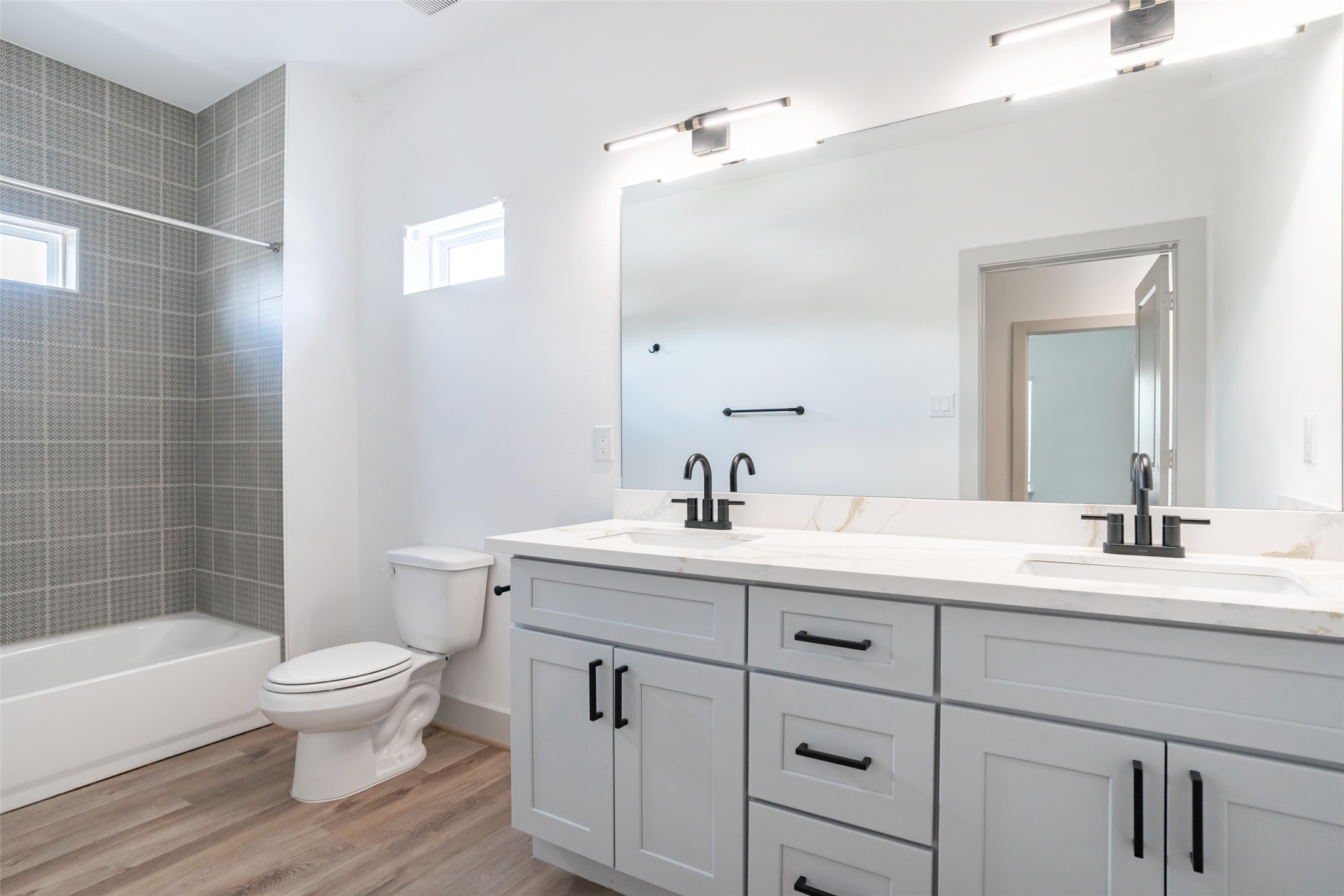 207 Dipping Stream Street Houston, TX 77076 - Photo 14 of 17