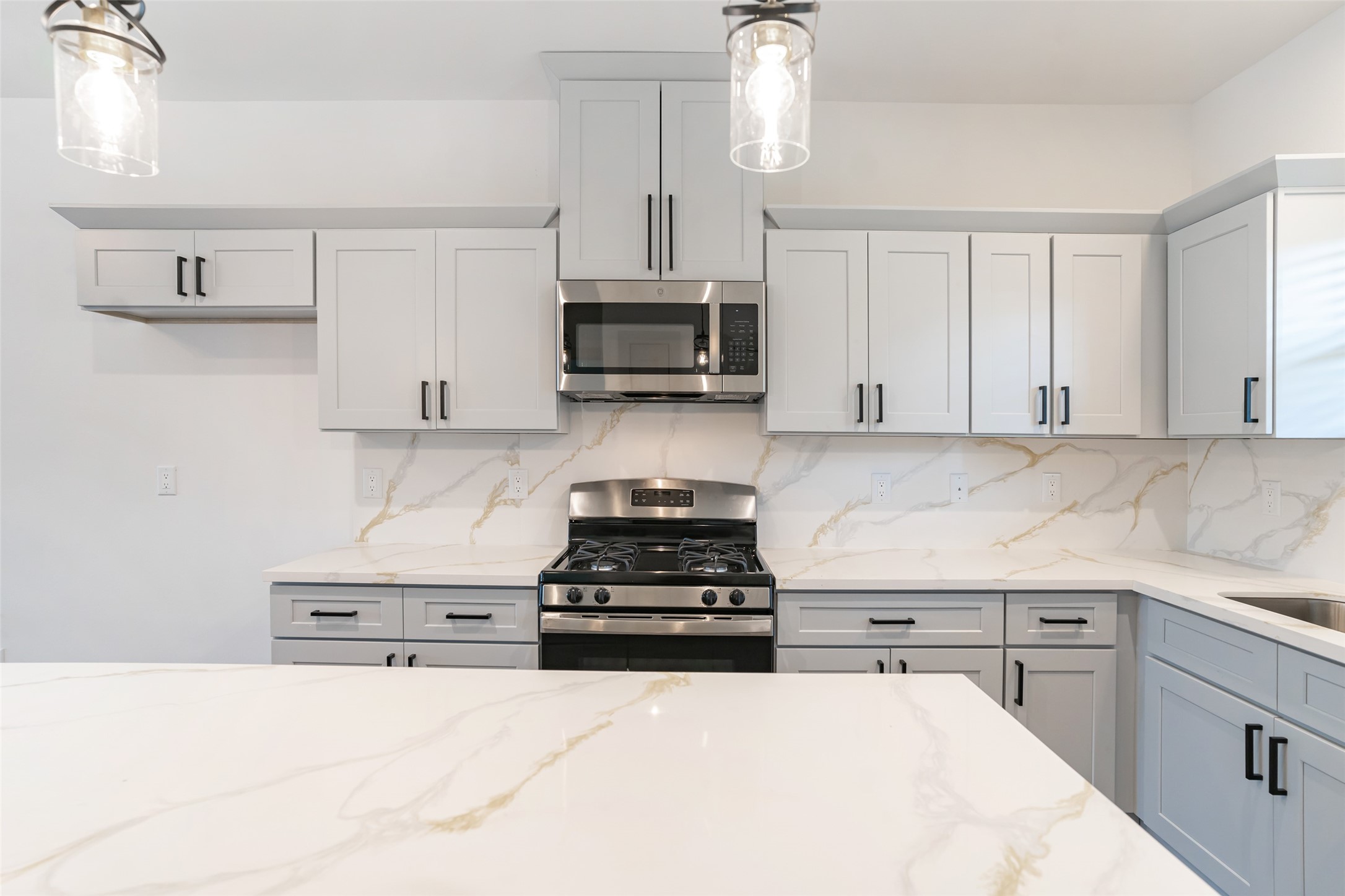 207 Dipping Stream Street Houston, TX 77076 - Photo 5 of 17