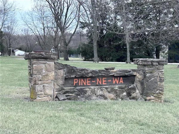 $385,000 | 835 North 1710th Road, Lawrence, KS 66049