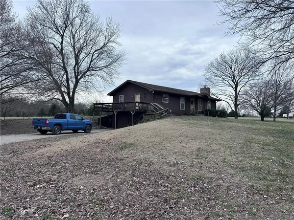$385,000 | 835 North 1710th Road, Lawrence, KS 66049