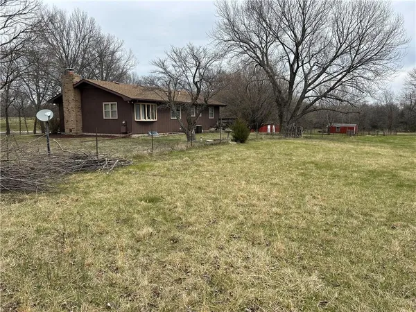 $385,000 | 835 North 1710th Road, Lawrence, KS 66049