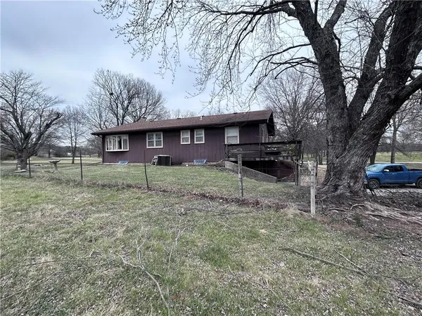 $385,000 | 835 North 1710th Road, Lawrence, KS 66049