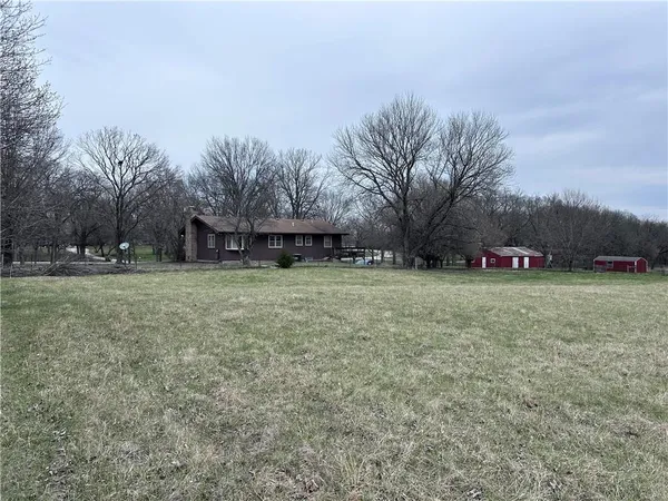 $385,000 | 835 North 1710th Road, Lawrence, KS 66049