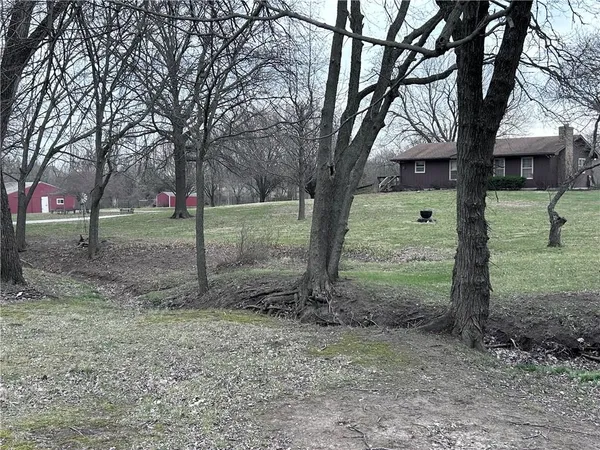 $385,000 | 835 North 1710th Road, Lawrence, KS 66049