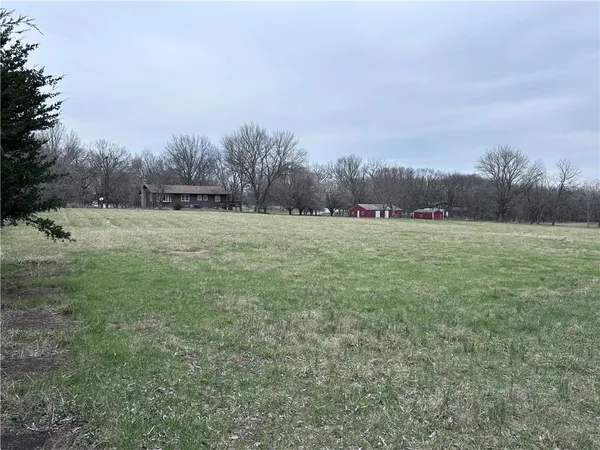 $385,000 | 835 North 1710th Road, Lawrence, KS 66049