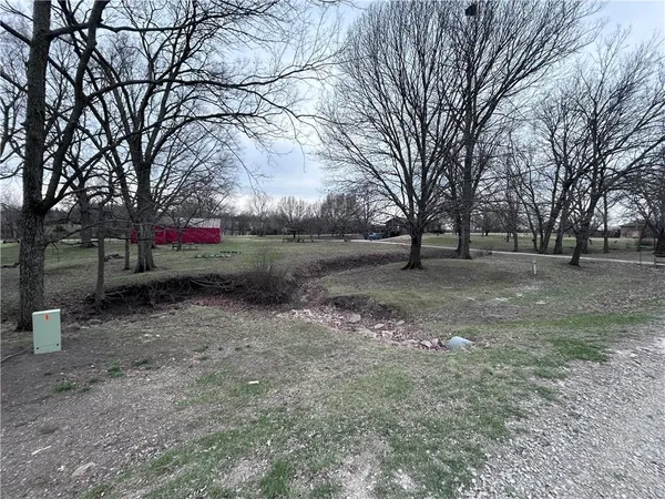 $385,000 | 835 North 1710th Road, Lawrence, KS 66049