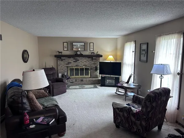 $385,000 | 835 North 1710th Road, Lawrence, KS 66049