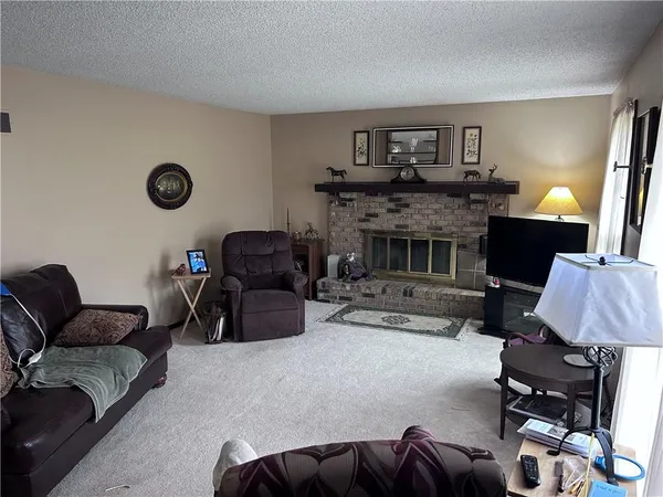 $385,000 | 835 North 1710th Road, Lawrence, KS 66049