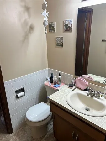 $385,000 | 835 North 1710th Road, Lawrence, KS 66049