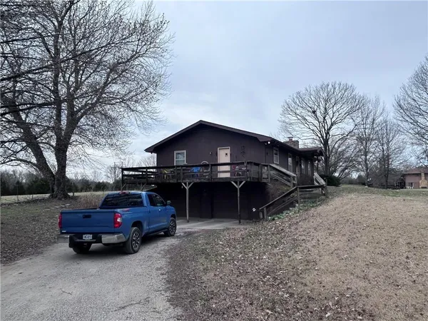 $385,000 | 835 North 1710th Road, Lawrence, KS 66049