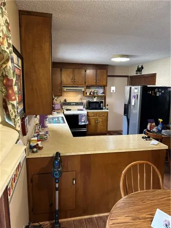 $385,000 | 835 North 1710th Road, Lawrence, KS 66049