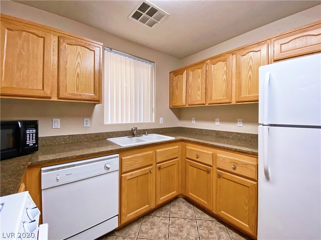 7258 Linaria Road Las Vegas, NV 89113 - Photo 7 of 22