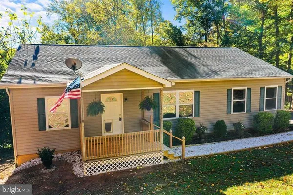 $2,350 | 3 Knights Way, Montross, VA 22520