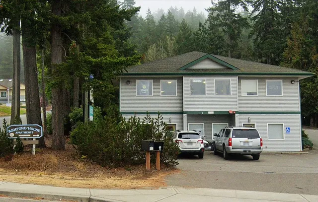 $730 | 24170 Highway 3, Belfair, WA 98528