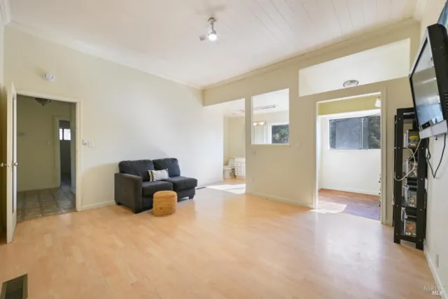 $1,685,000 | 31258 Highway 128, Cloverdale, CA 95425