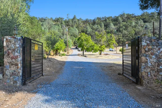 $1,685,000 | 31258 Highway 128, Cloverdale, CA 95425