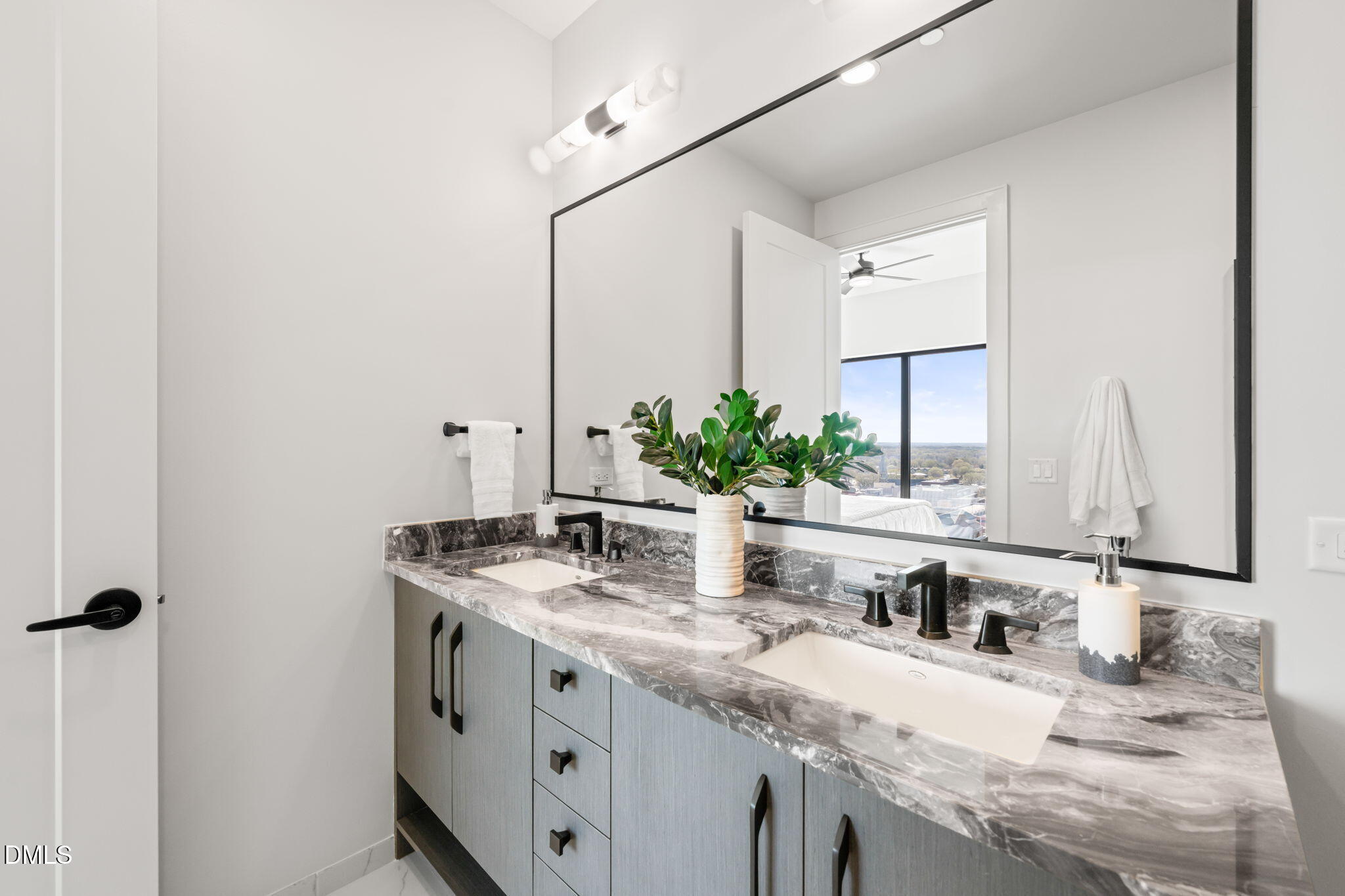 115 Morris Street, Unit 2004 Durham, NC 27701 - Photo 18 of 38 9-web-or-mls-untitled-2 (2)