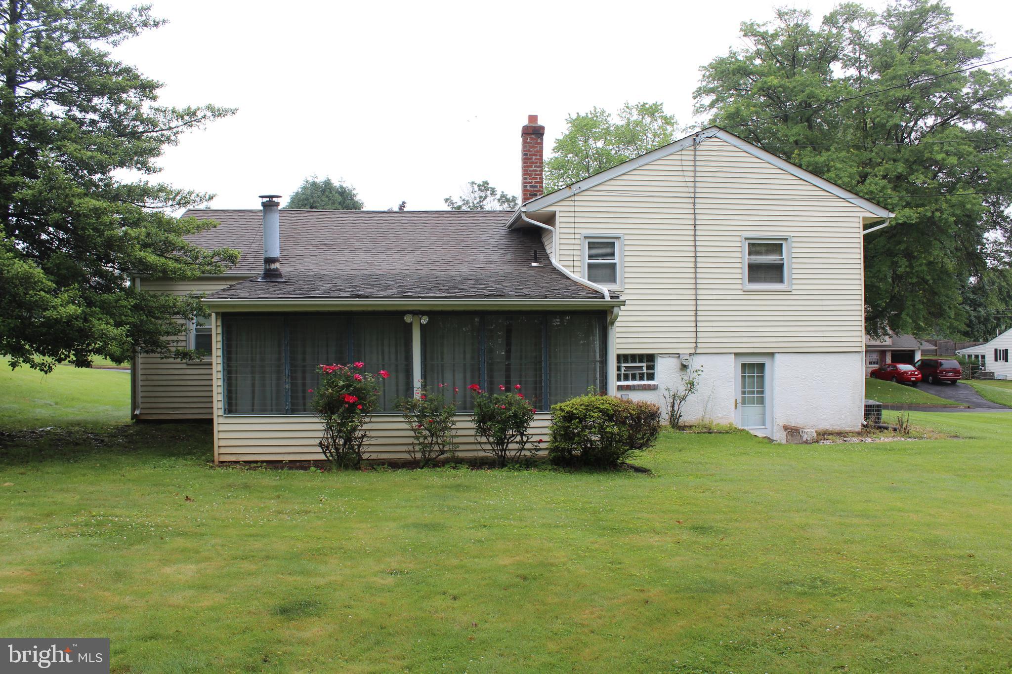 610 Paddock Road Southampton, PA 18966 - Photo 2 of 18 Gallery Image 2