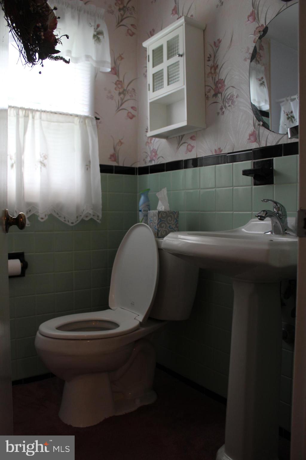 610 Paddock Road Southampton, PA 18966 - Photo 14 of 18 Full Bathroom