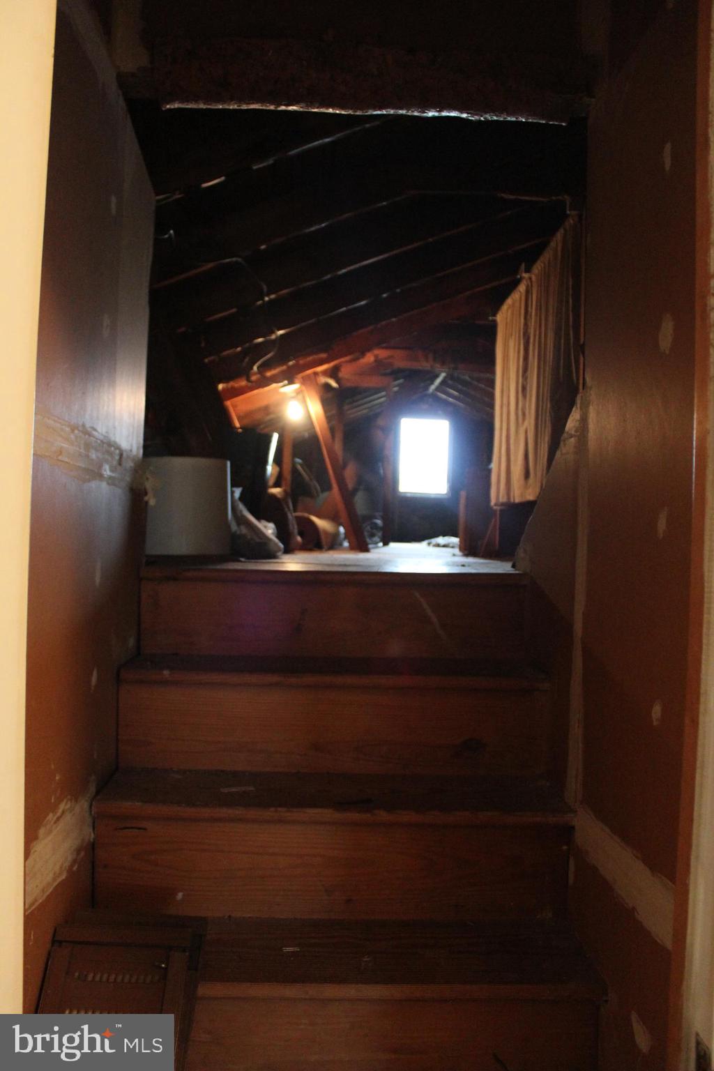 610 Paddock Road Southampton, PA 18966 - Photo 16 of 18 Walk up attic