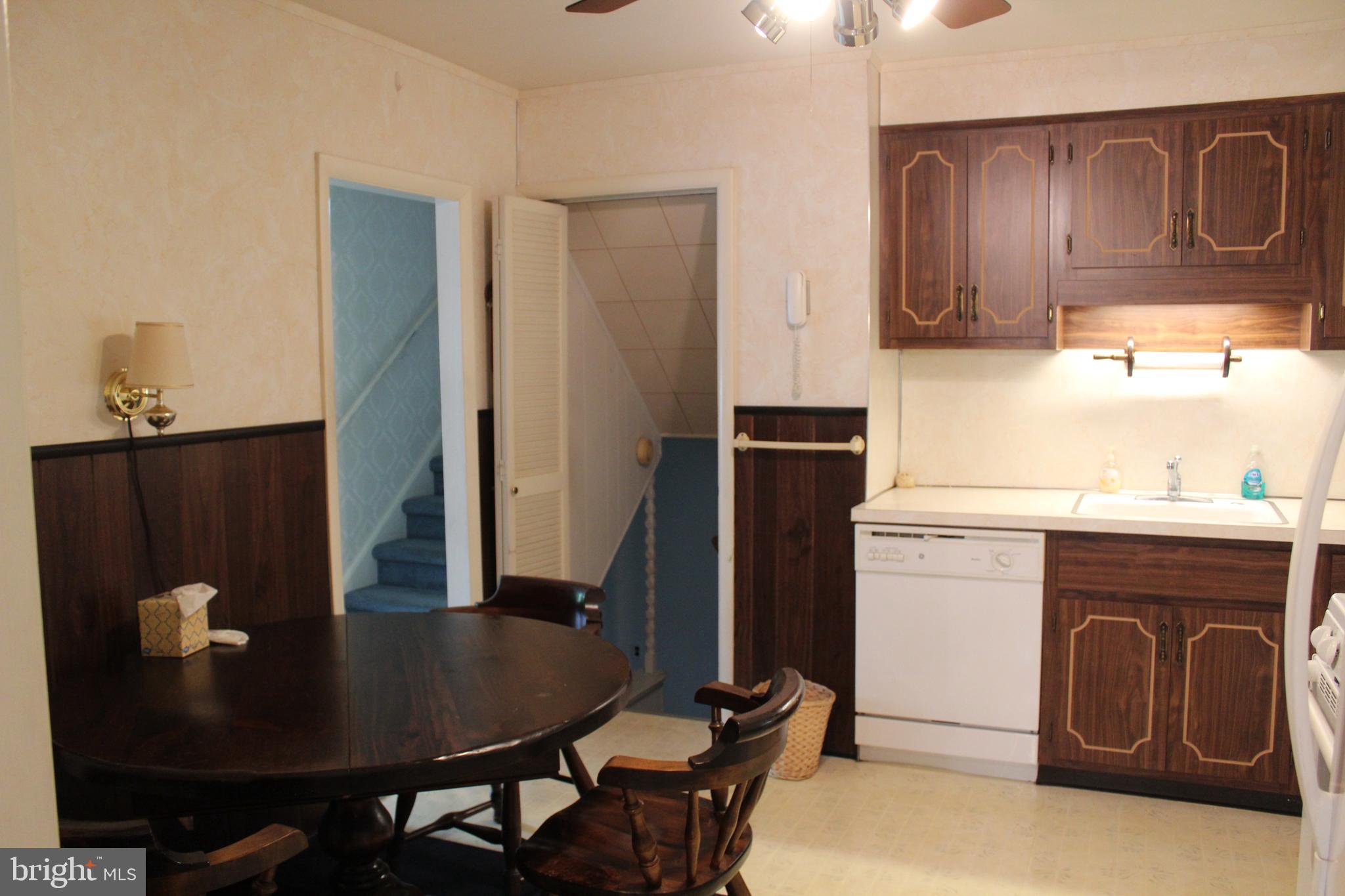 610 Paddock Road Southampton, PA 18966 - Photo 4 of 18 Kitchen